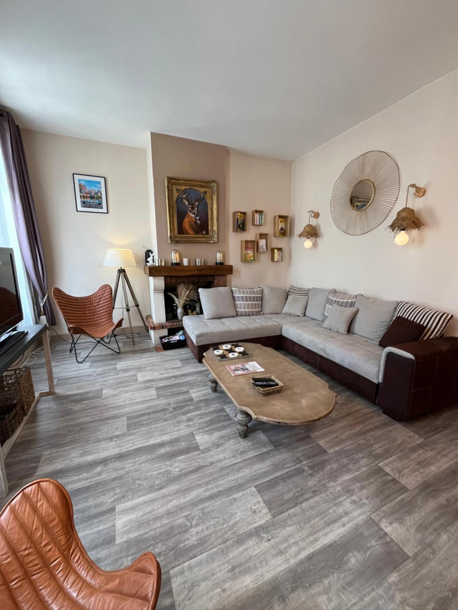 Cote Chateau - Grand Appartement Au Coeur De Blois Luaran gambar